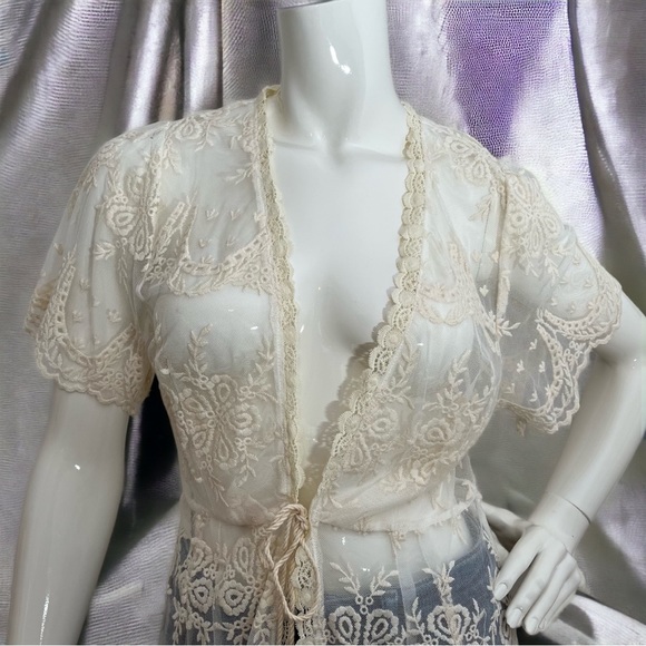 [M] MAIN STRIP Lace Tunic - Picture 3 of 13